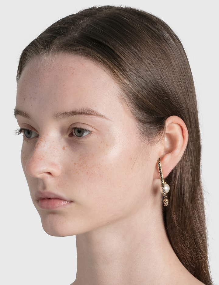 Alexander McQueen - Pearl & Skull Earring | HBX - Globally Curated ...