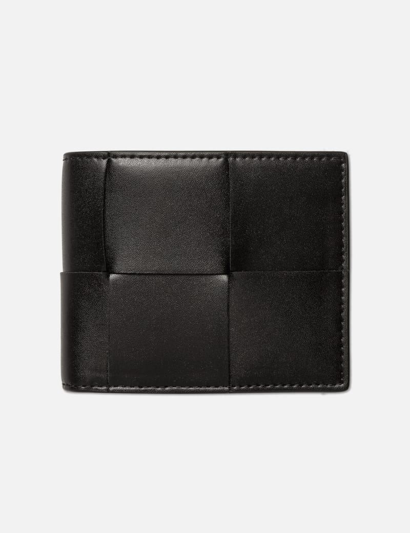 【BOTTEGA VENETA】Intrecciato Calfskin Bi-Fold Wallet Black Bottega Veneta® Men's Intrecciato Bi-Fold Wallet in Black