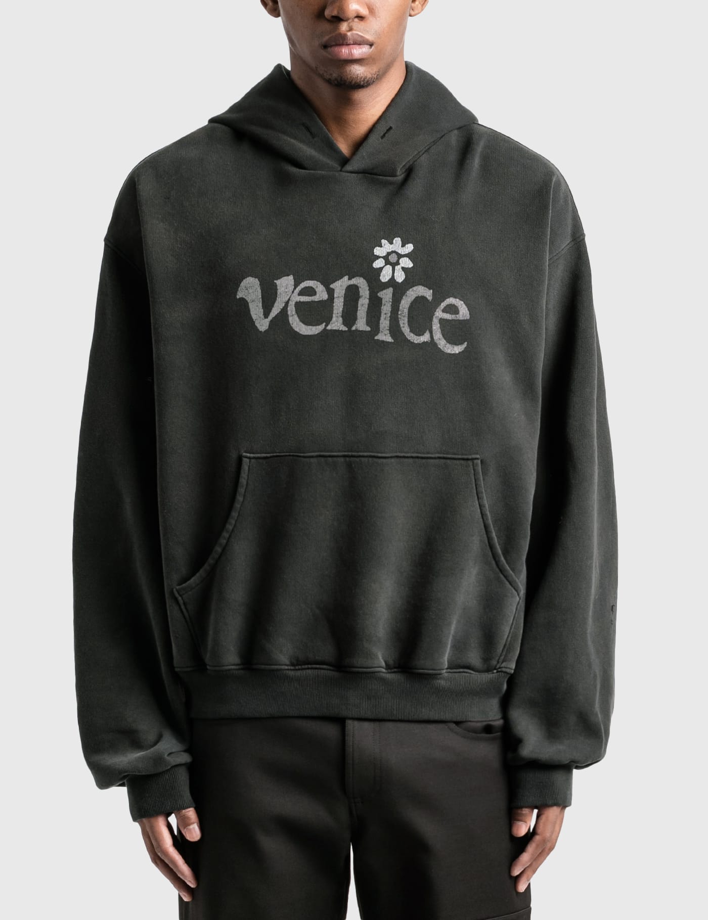 こちらは中古品になりますerl venice hoodie