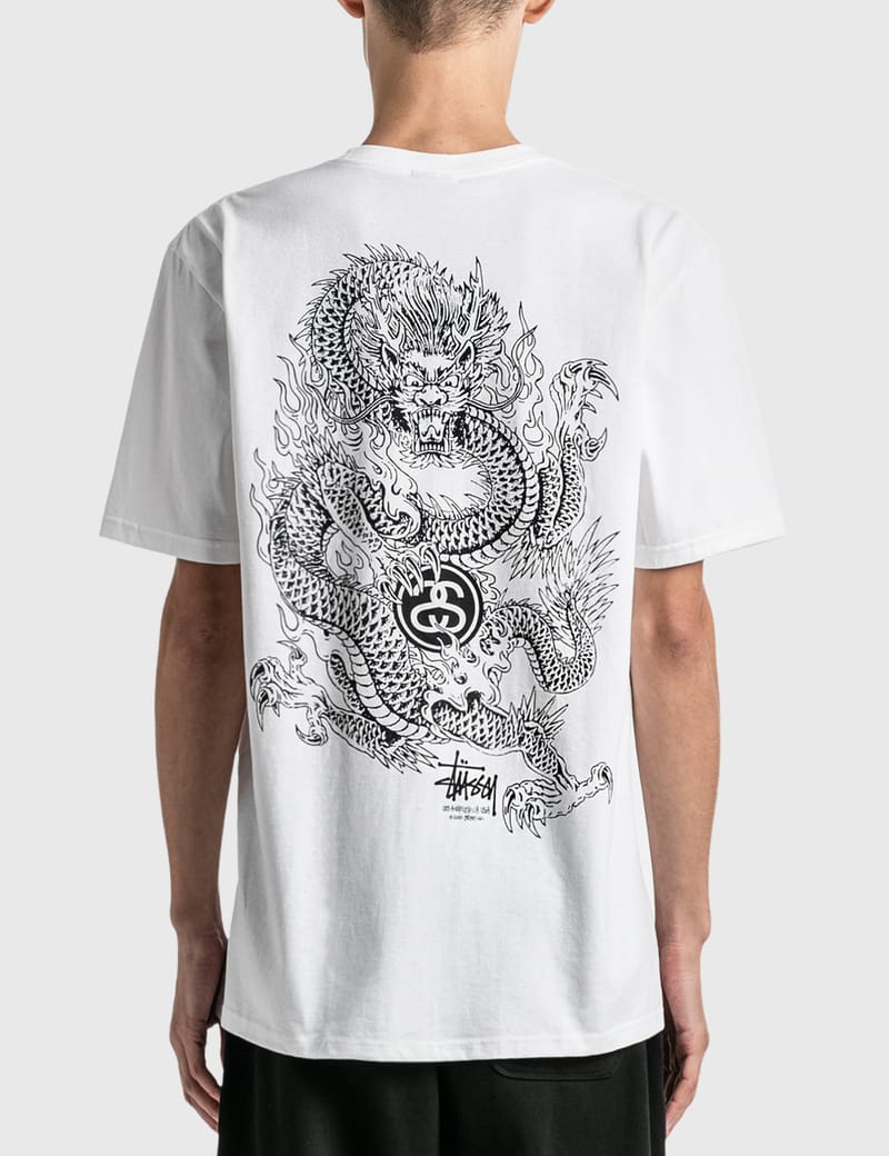 Stüssy - ドラゴン Tシャツ | HBX - ハイプビースト(Hypebeast)が厳選 ...