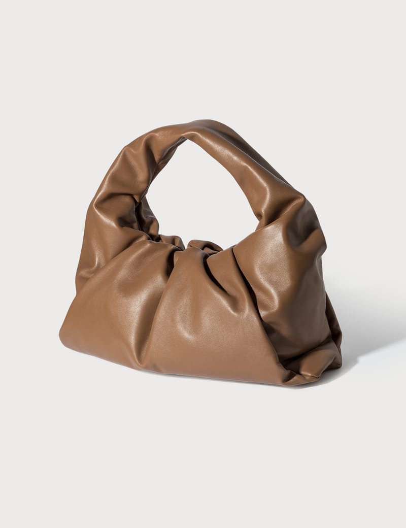 ボッテガ・ヴェネタ - The Shoulder Pouch | HBX