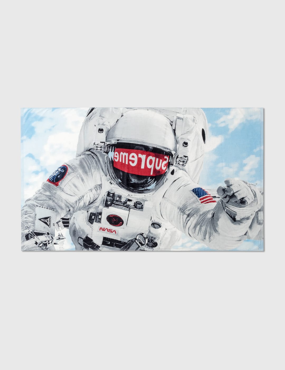 Supreme - ASTRONAUT BEACH TOWEL | HBX - Globally Curated Fashion and  Lifestyle by Hypebeast