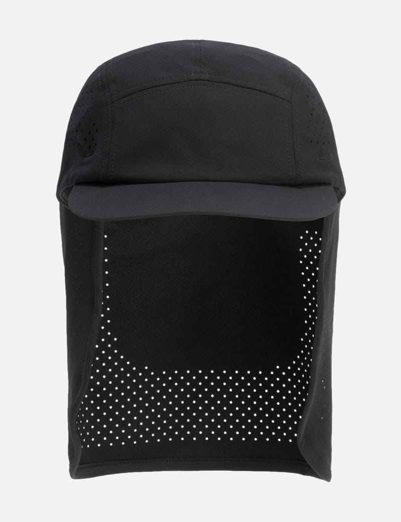 and wander Tech Cap - Performance 5-panel hat with UV protection