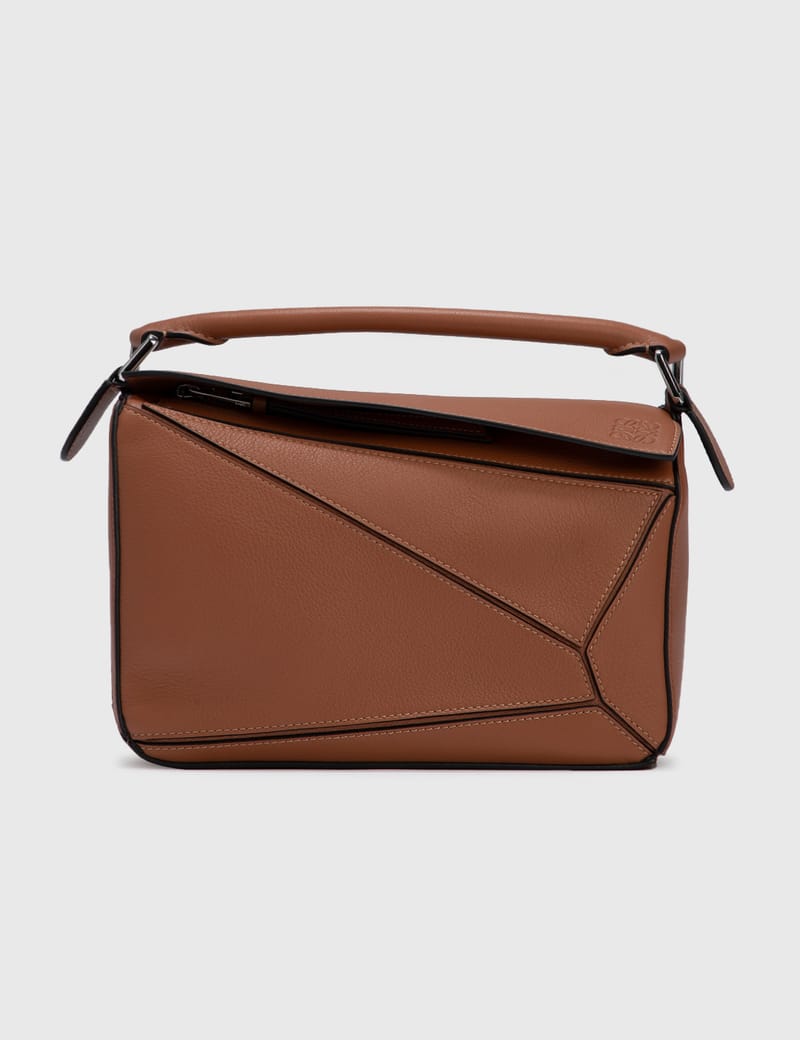 Loewe - パズルバッグ スモール | HBX - ハイプビースト Loewe - パズルバッグ スモール | HBX - ハイプビースト