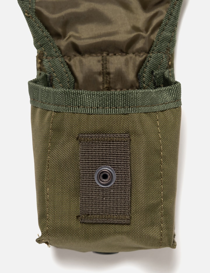 Human Made Military Pouch Mini - 轻巧耐用的橄榄绿尼龙迷你军用小包，支持斜挎与多种佩戴方式 | HBX