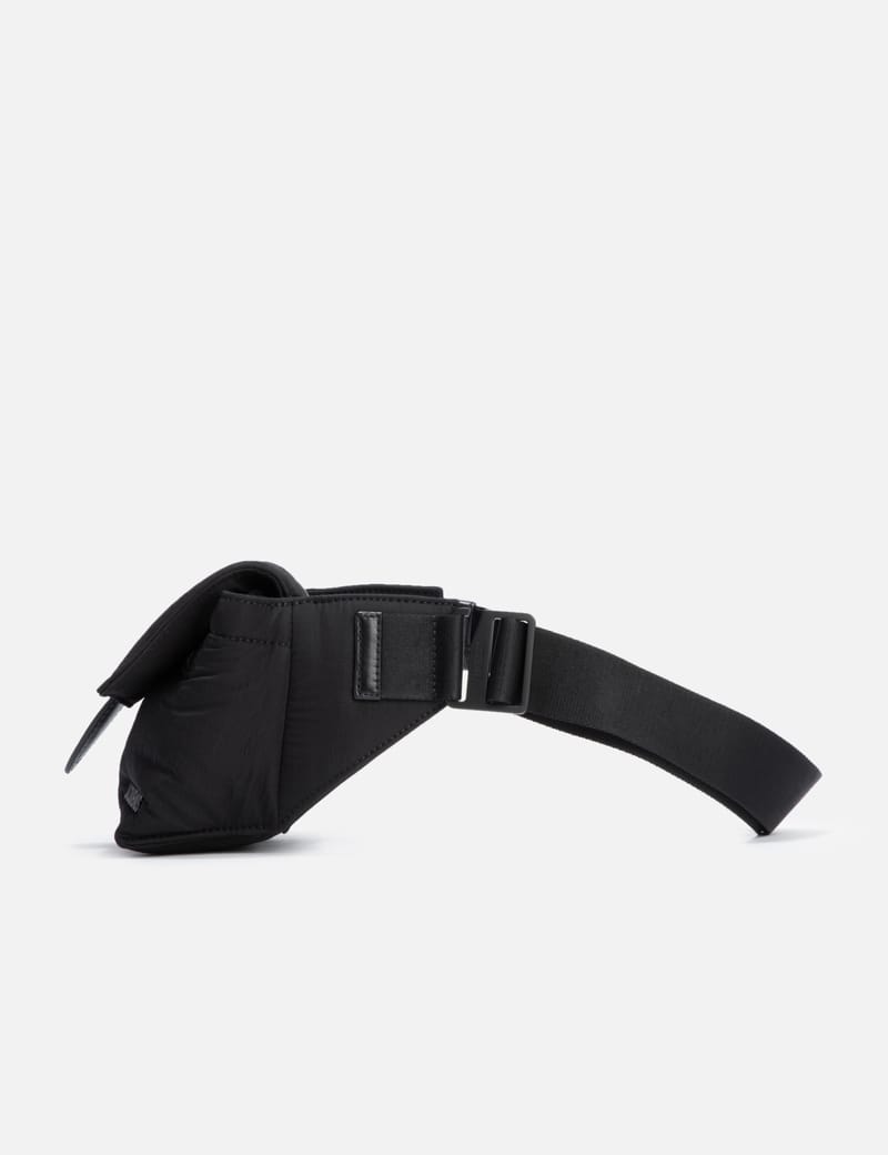 ★JACQUEMUS★ラ バナ バンビノ ボンベク Jacquemus - La Banane Bambino Bag | HBX - Globally Curated