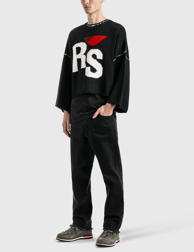 Raf Simons - Oversized RS Sweater | HBX - HYPEBEAST 為您搜羅全球