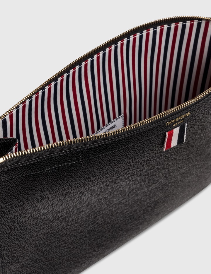 Pebble Grain 4-Bar Gusset Folio
