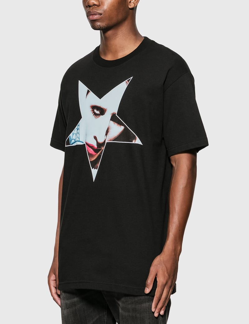 プレジャーズ - Pleasures X Marilyn Manson Fingers T-Shirt | HBX