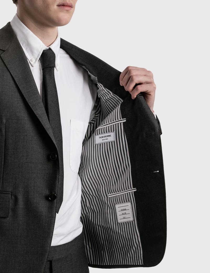 トム ブラウン - タイ付スーパー 120s ツイルスーツ | HBX