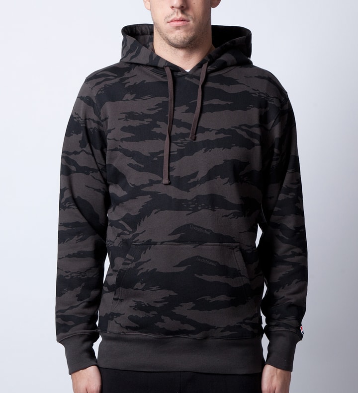 Undefeated - Black Combat Pullover Hoodie | HBX