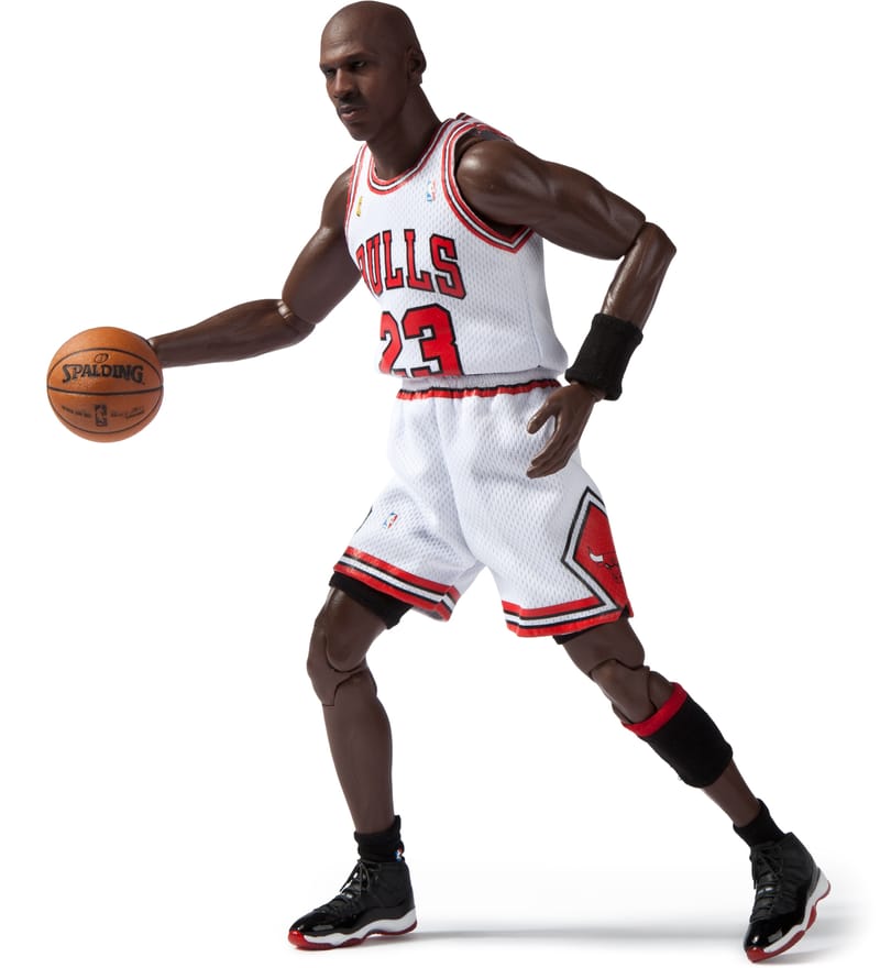 Michael Jordan #23 Road Edition - Real Masterpiece 1/6 - Series 01