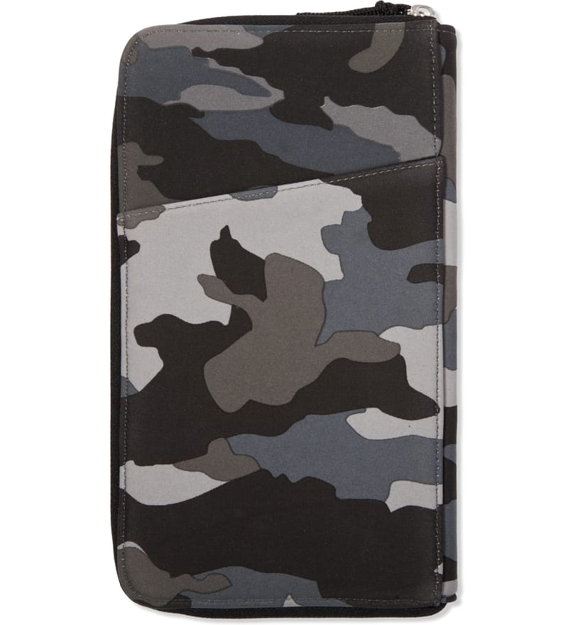 【新品未使用】Stussy CAMO PASSPORT HOLDER 楽天市場】ステューシー STUSSY Camo Passport ホルダー(stussy