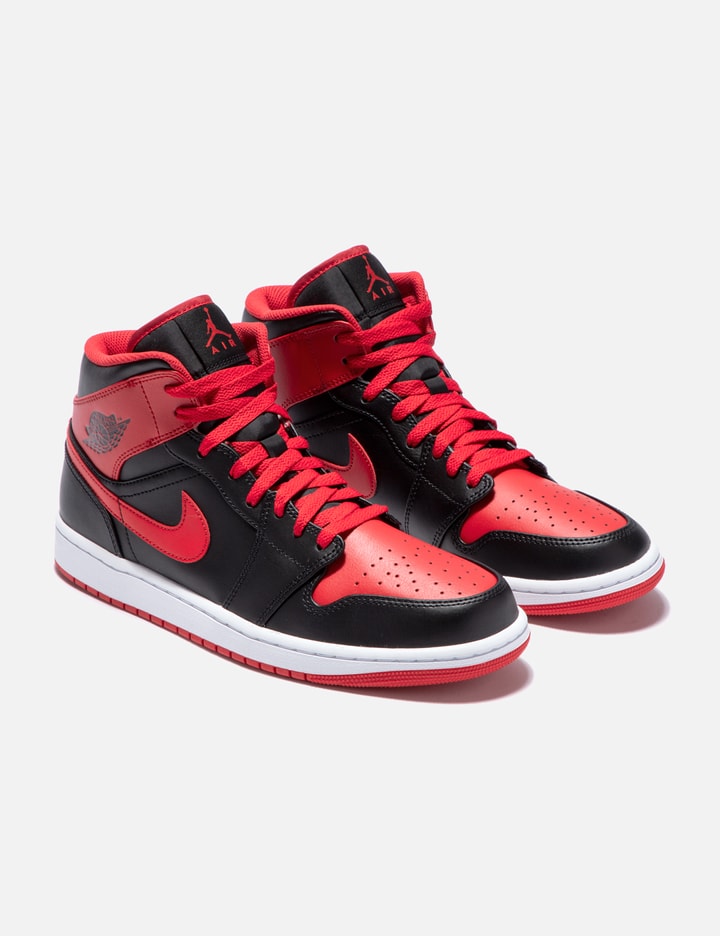 Jordan Brand Air Jordan 1 Mid Alternate Bred HBX HYPEBEAST 為您搜羅全球