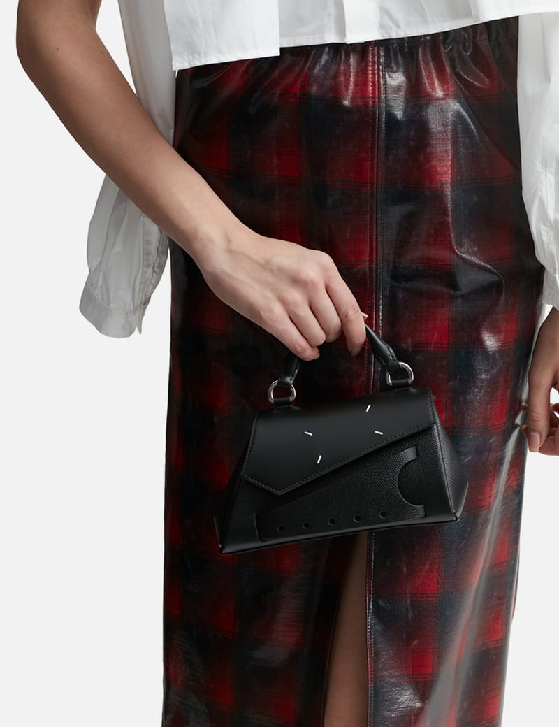 【MAISON MARGIELA】SNATCHED ASYMMETRIC MICRO BAG Maison Margiela Snatched Micro Asymmetric Top-Handle Bag
