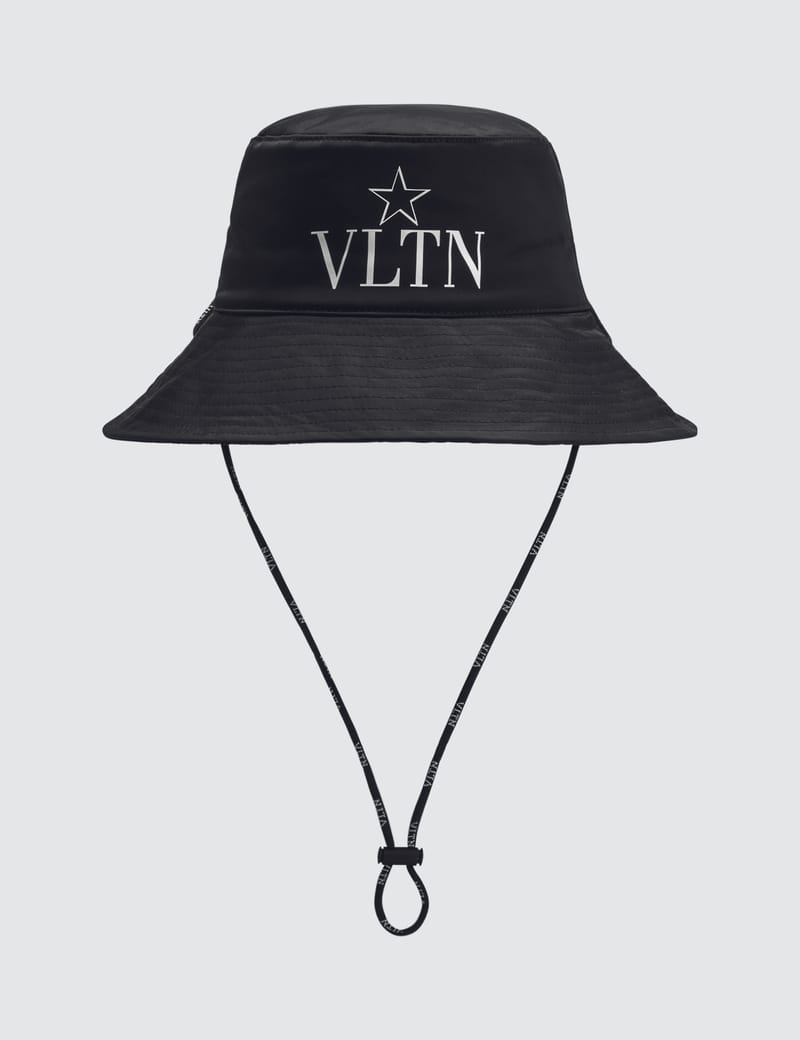 Valentino - Valentino Garavani VLTN Bucket Hat | HBX - ハイプ ...