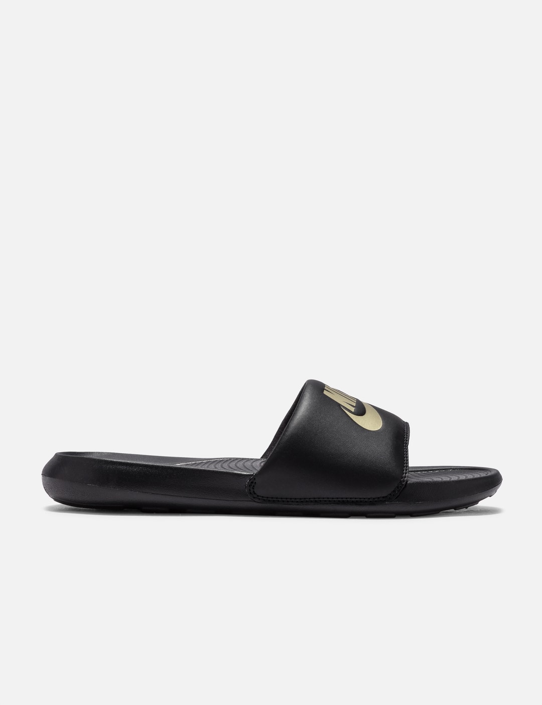 victori one sport slide nike
