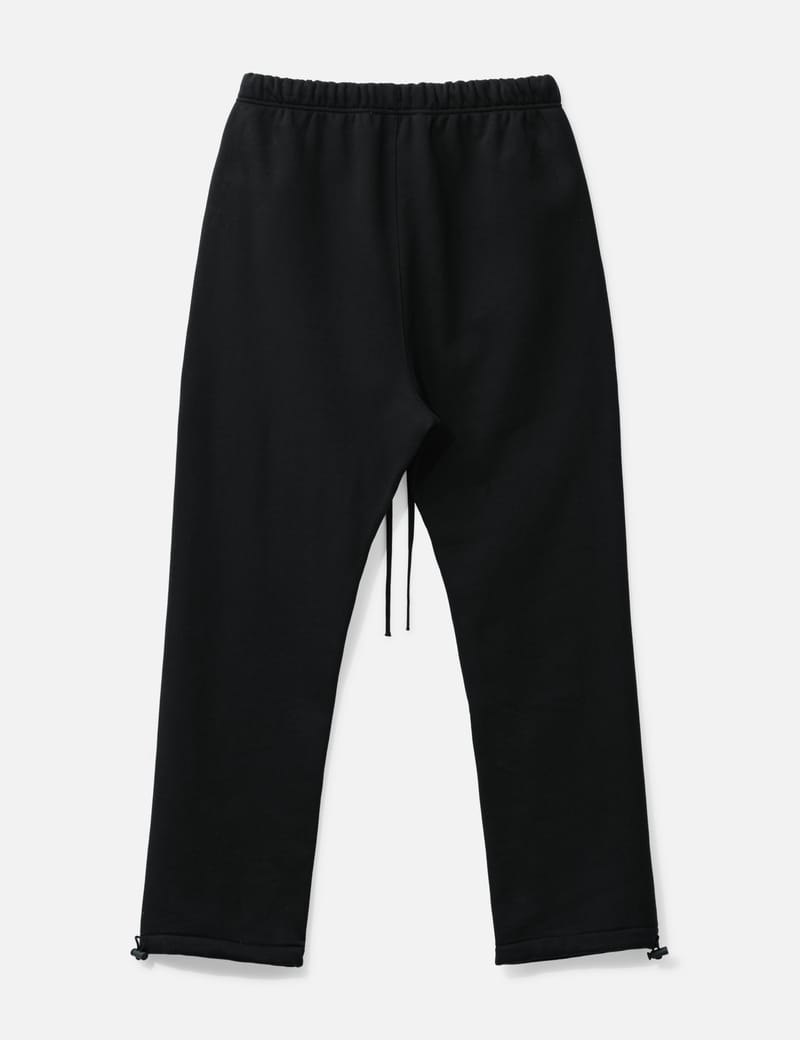 Fear of God Essentials - Relaxed Fleece Sweatpant | HBX