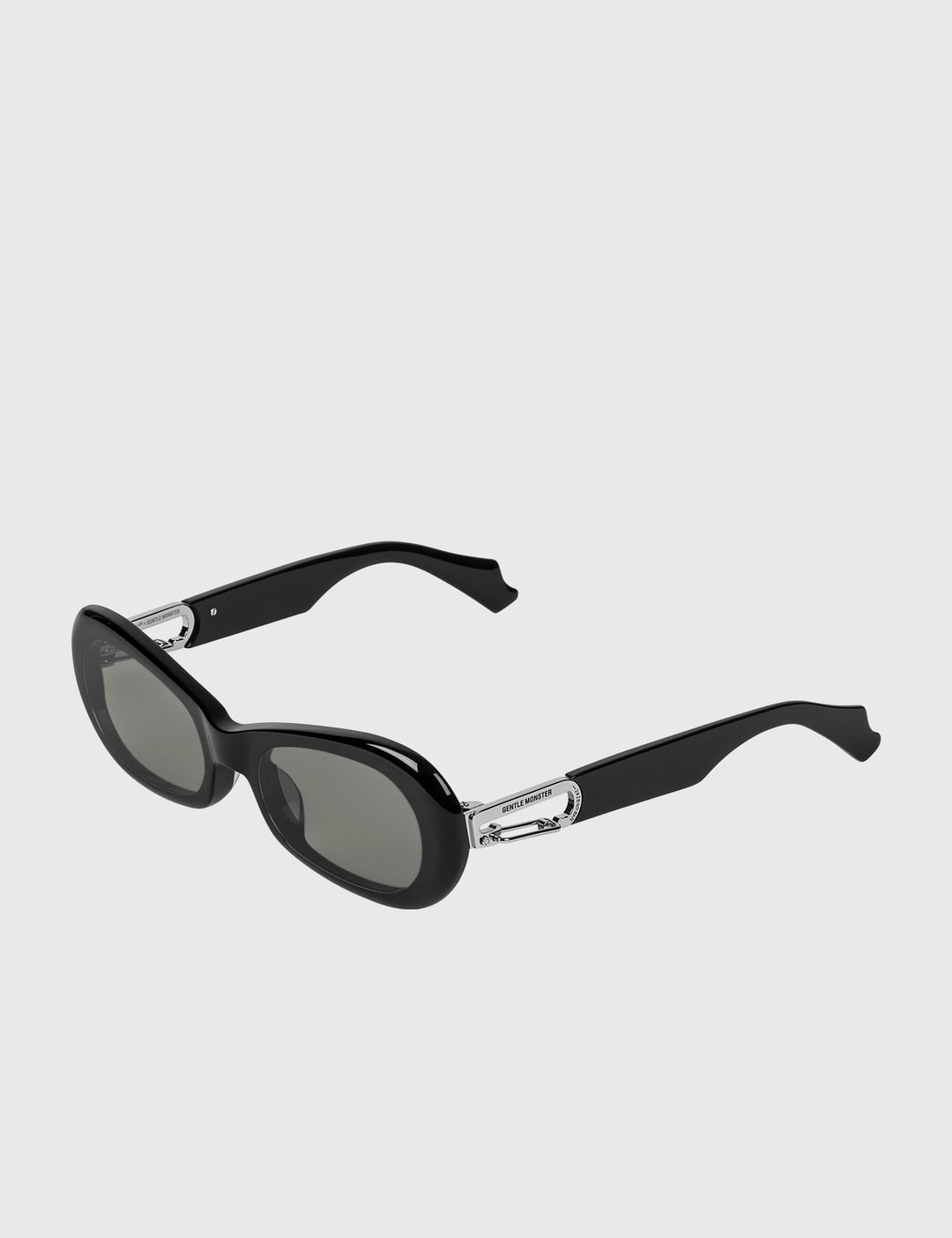 Gentle Monster Gentle Monster x AMBUSH Carabiner 2 01 Sunglasses