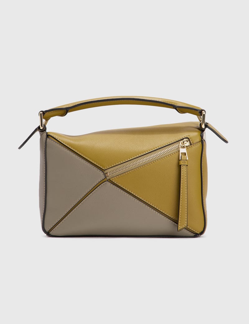 Loewe - パズルバッグ スモール | HBX - ハイプビースト Loewe - パズルバッグ スモール | HBX - ハイプビースト