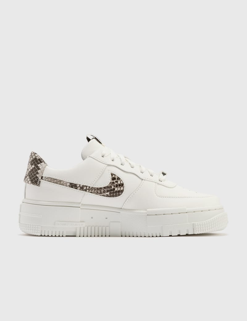 nike air force 1 pixel se