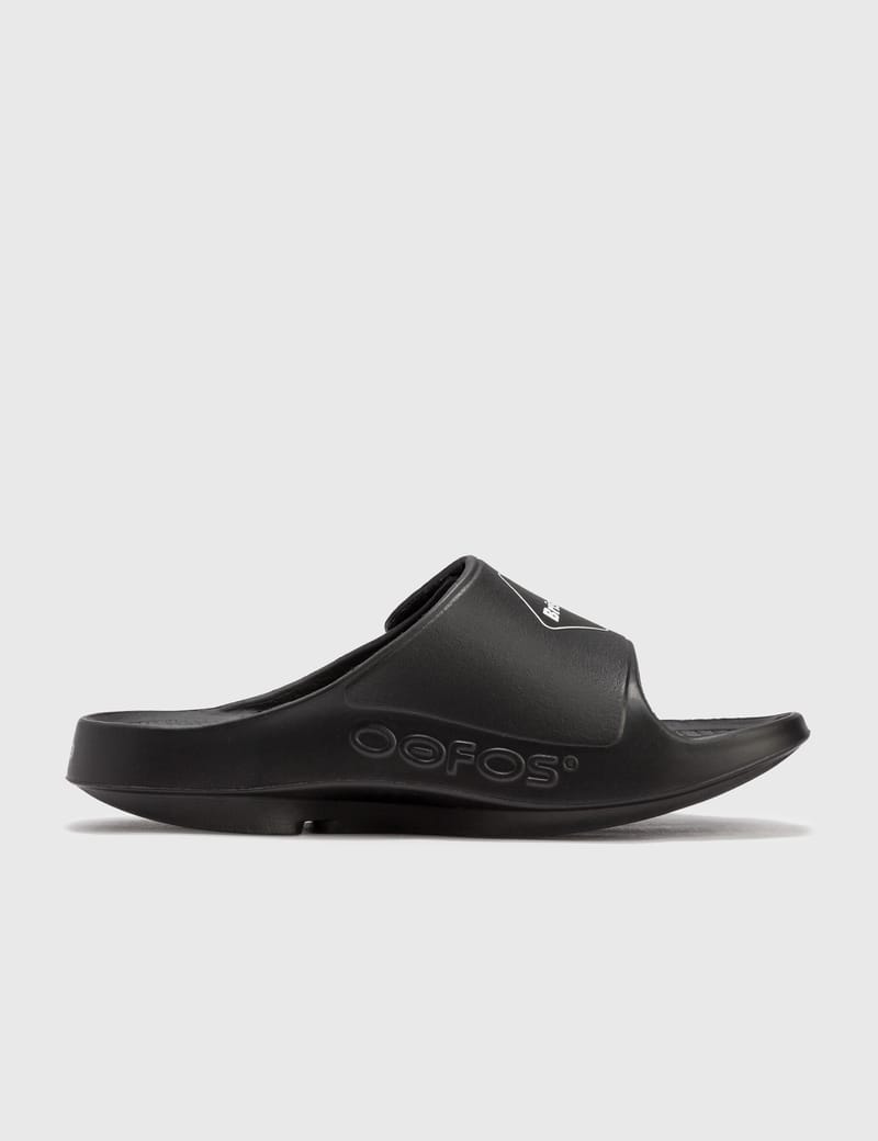 Oofos Fcrb Emblem Sport Flex Slides In Black