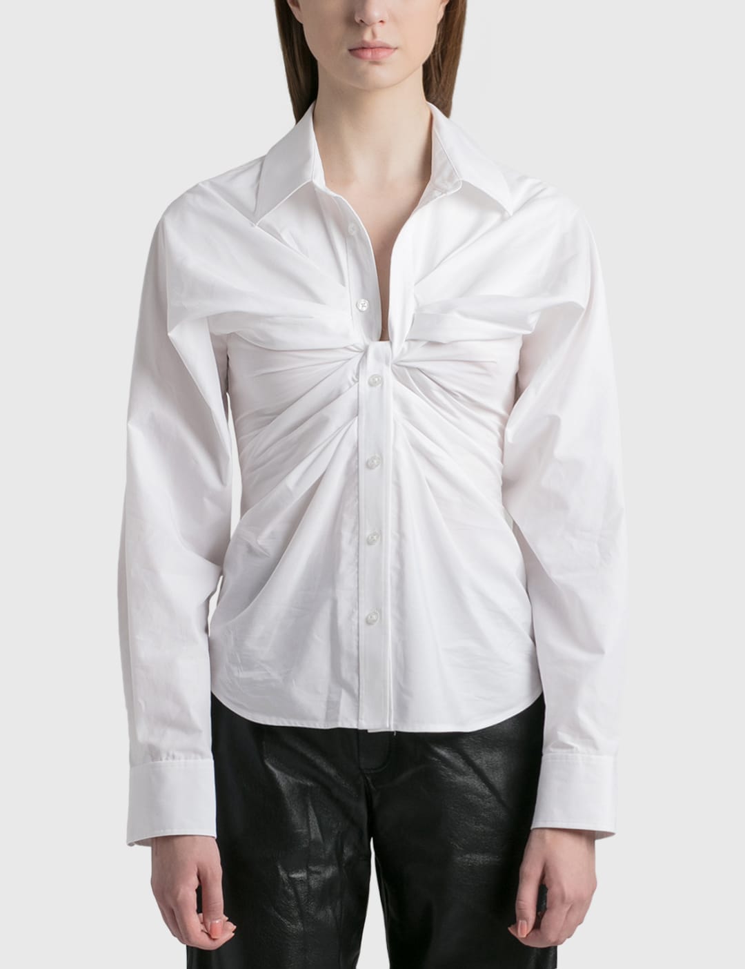 T By Alexander Wang - オープンツイスト フロントプラケットシャツ | HBX -  ハイプビースト(Hypebeast)が厳選したグローバルファッション&ライフスタイル