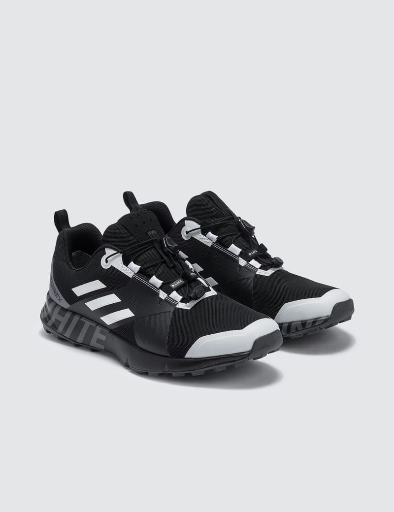 Adidas consortium x white hot sale mountaineering terrex 2 gtx