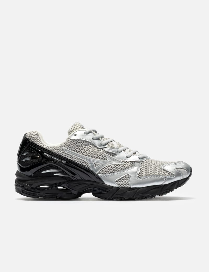 shoes-1-1-83688.jpg?fit=max&w=