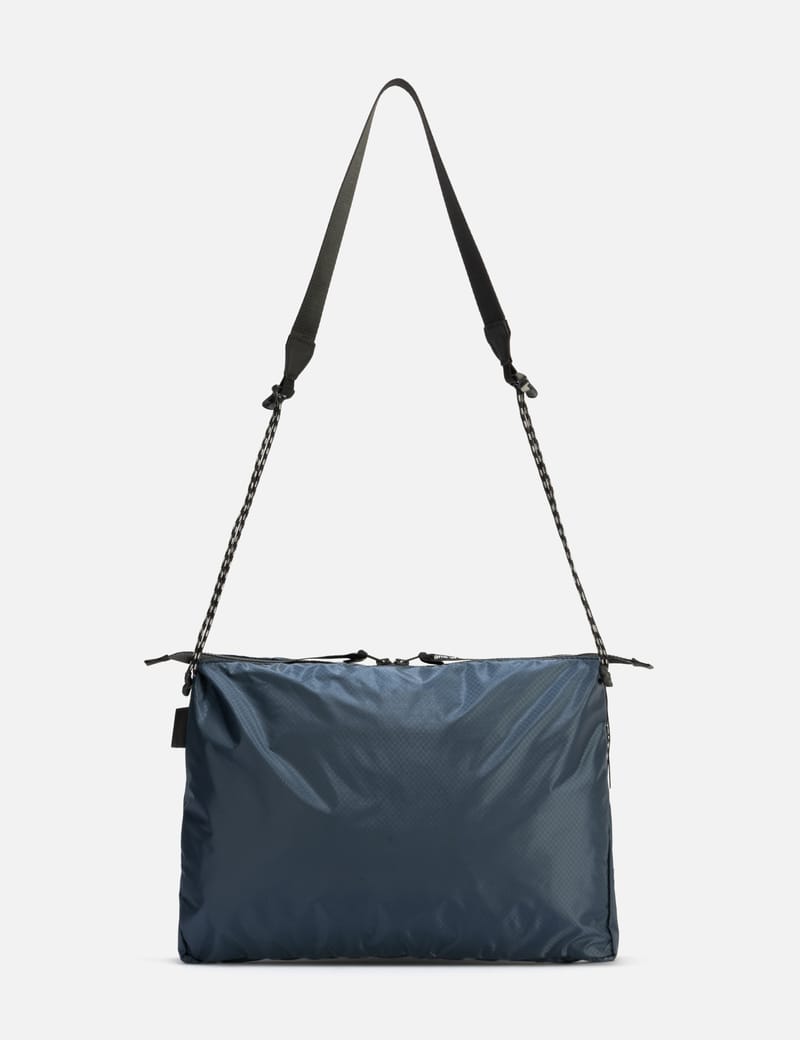 and wander Sil Sacoche - Durable Cordura nylon bag with water