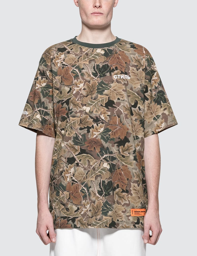 Tシャツ・カットソー Heron Preston \"Camo Flaming\" t-shirt (HMAB021S22JER0015901) Heron Preston Flaming Sleeve Camouflage T-Shirt on SALE