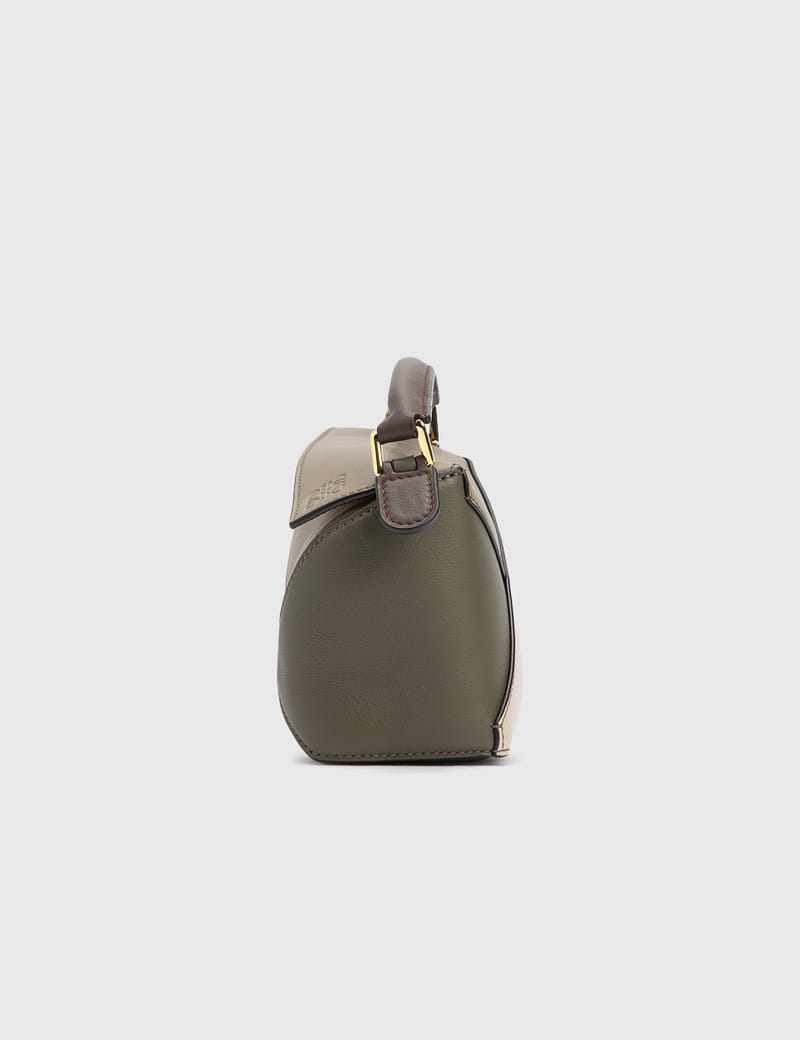 ショルダーバッグ・ポシェット LOEWE PUZZLE EDGE SMALL BAG CHOCOLATE/LIGHT MOSS LOEWE Small Puzzle Edge Bag | Saks Fifth Avenue