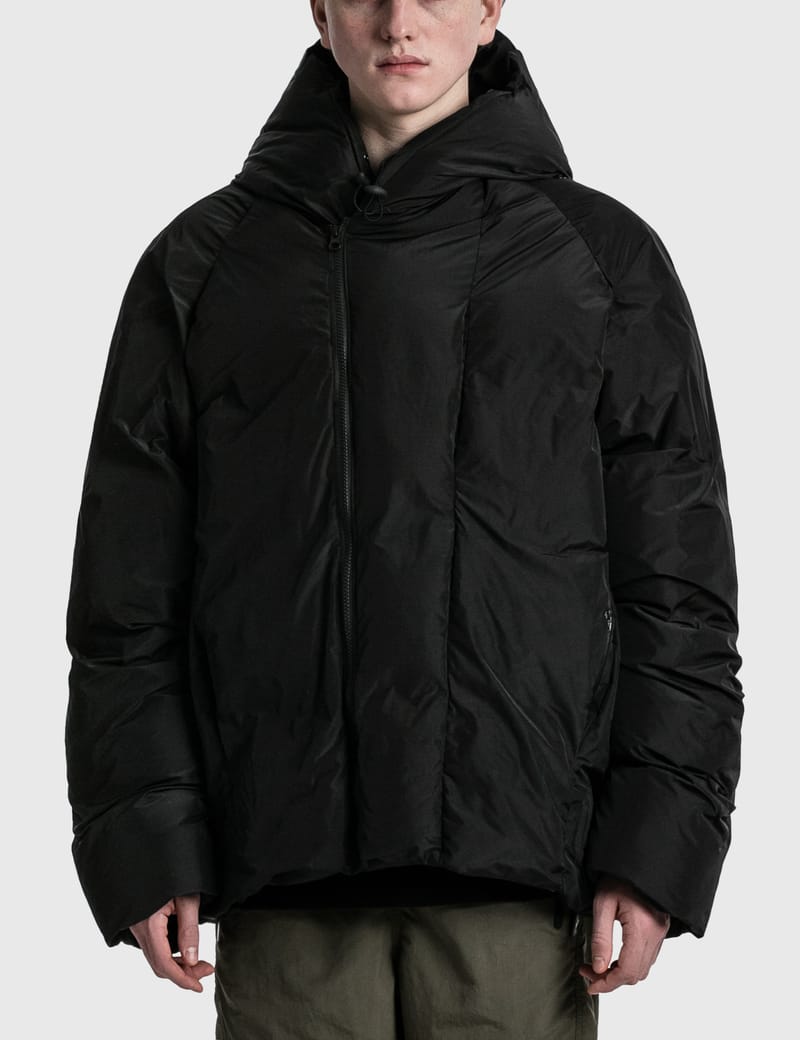 完売品✨️ 未使用に近い HYEIN SEO Puffer Jacket ブラック 完売品✨️ 未使用に近い HYEIN SEO Puffer Jacket ブラック
