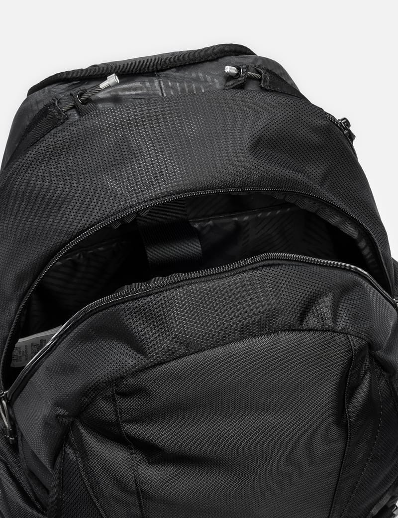 Oakley Kitchen Sink - 34L rugged, water-repellent backpack in