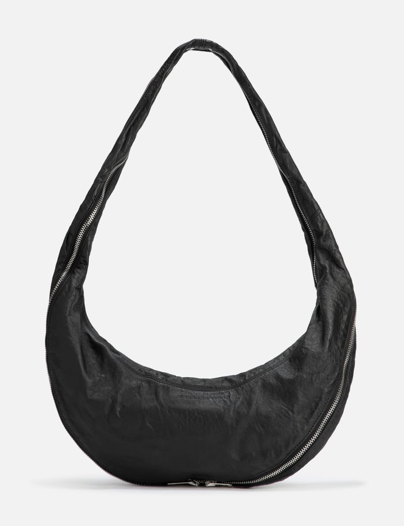 ショルダーバッグ・ポシェット ALEXANDER WANG Women Messenger Bags 20225K79L001 Black Alexander Wang Black Linux Messenger Bag Alexander Wang