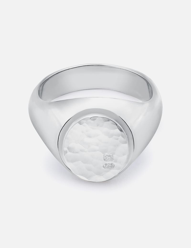 Bunney Oval Signet Ring - Crafted from 925 sterling silver with a