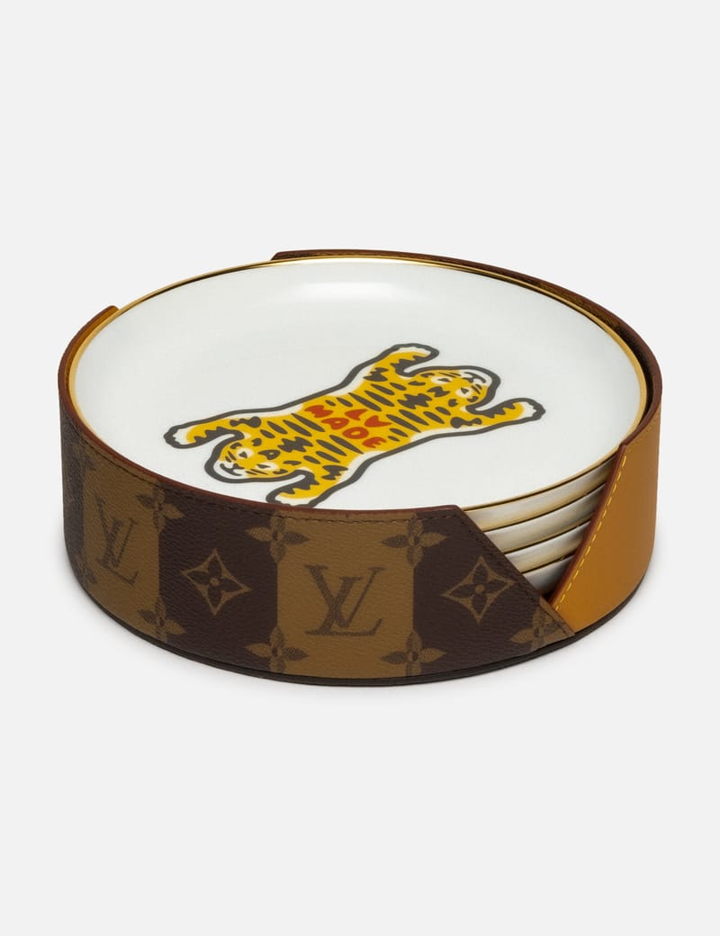 希少⭐︎ルイ・ヴィトン LOUIS VUITTON×NIGOプレート 2点セット Louis Vuitton Nigo Plate Set - Brand-new white plate set with