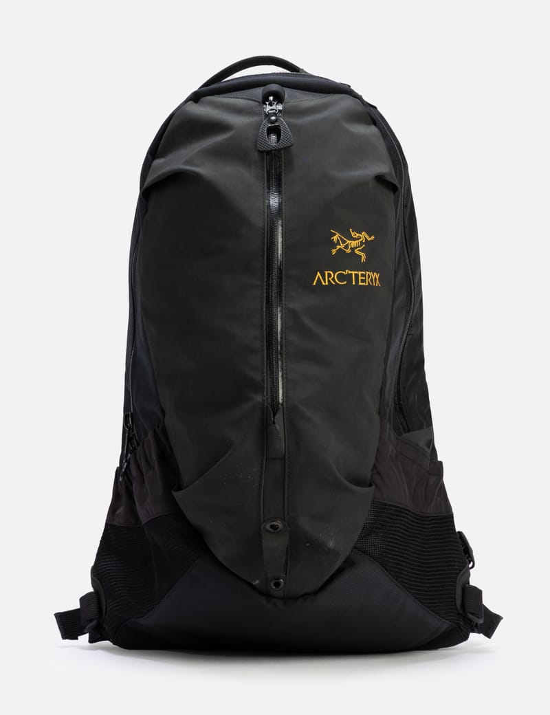 Arc'teryx ブラックバックパック22L Arc'teryx ARRO 22L Backpack - Pre-owned, fair condition, black