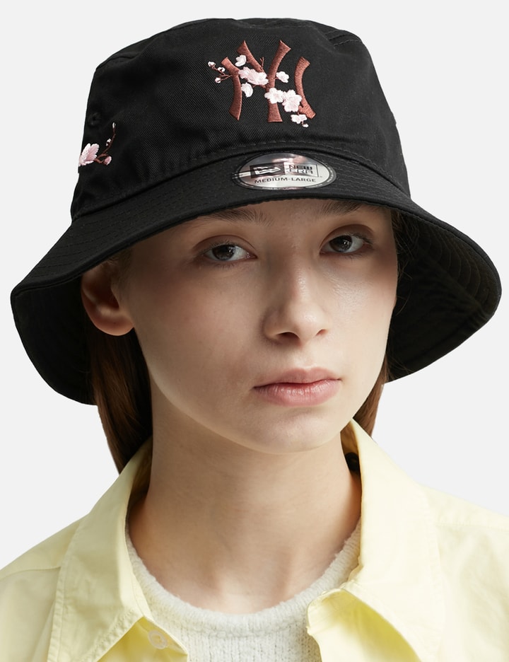 New Era New York Yankees Sakura Bucket Hat HBX Globally Curated