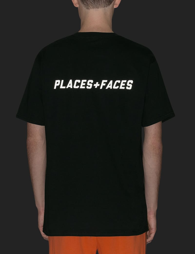 【関税込】◇PLACES+FACES◇P + F リフレクティブ ロゴ Tシャツ Places + Faces - P+F Logo Reflective T-Shirt | HBX