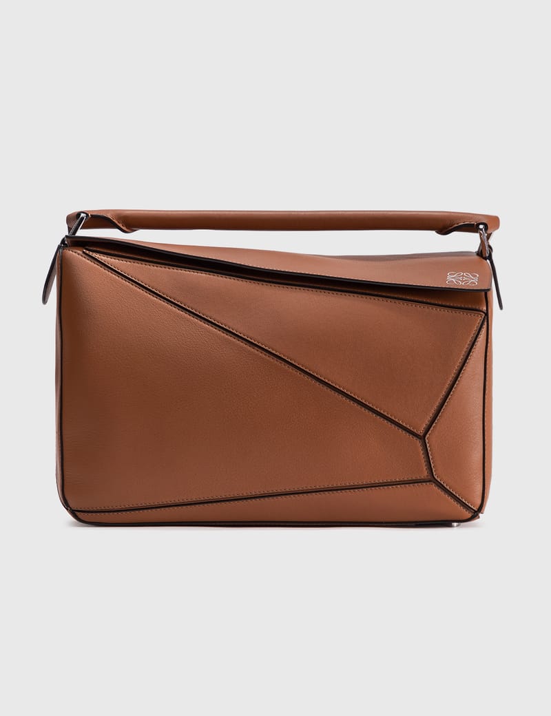 【関税送料込】Loewe Pebbled Leather Puzzle Bag Brown Loewe - Large Puzzle Bag | HBX - Globally Curated Fashion
