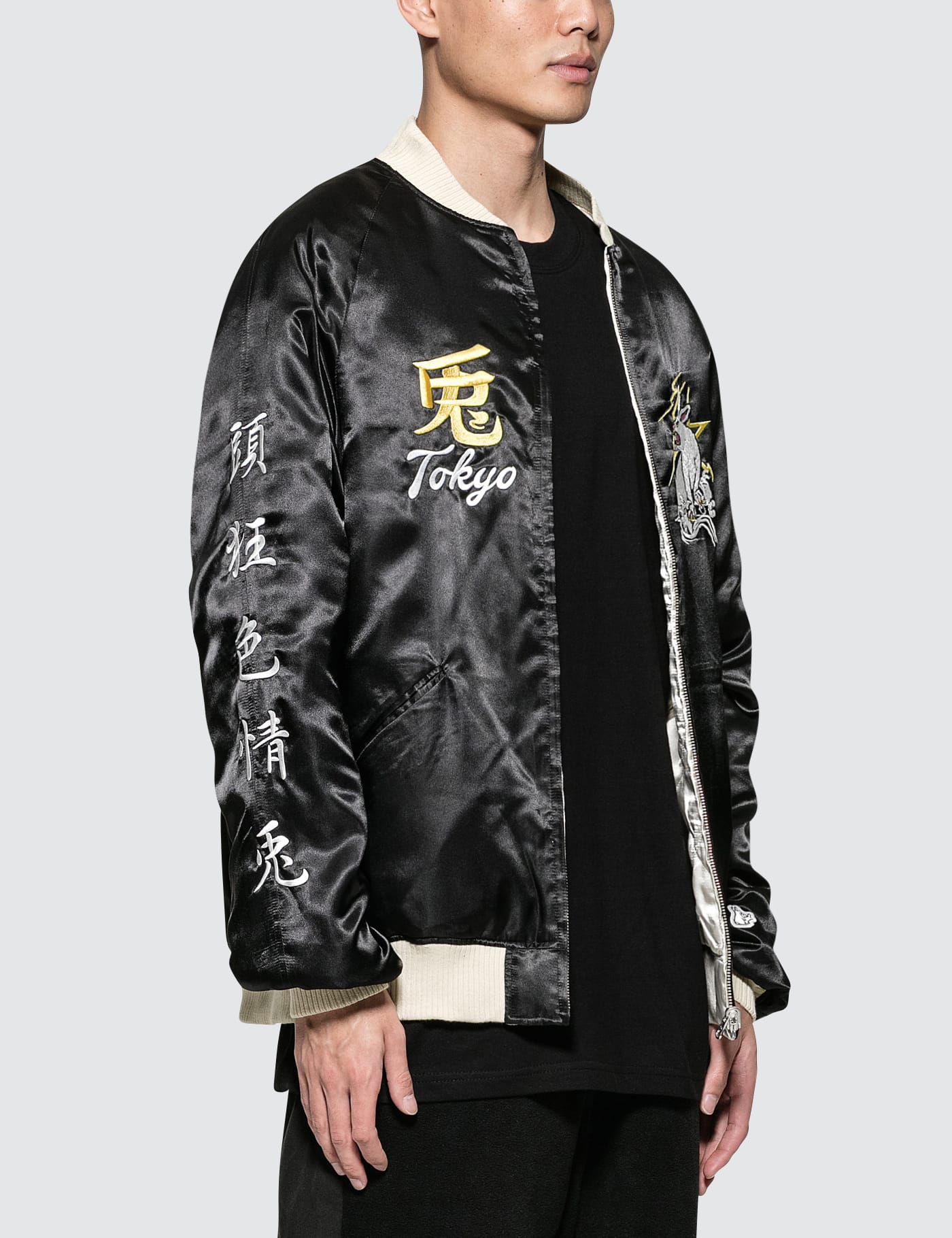 FR2 - Tokyo Souvenir Jacket | HBX - HYPEBEAST 為您搜羅全球潮流時尚品牌
