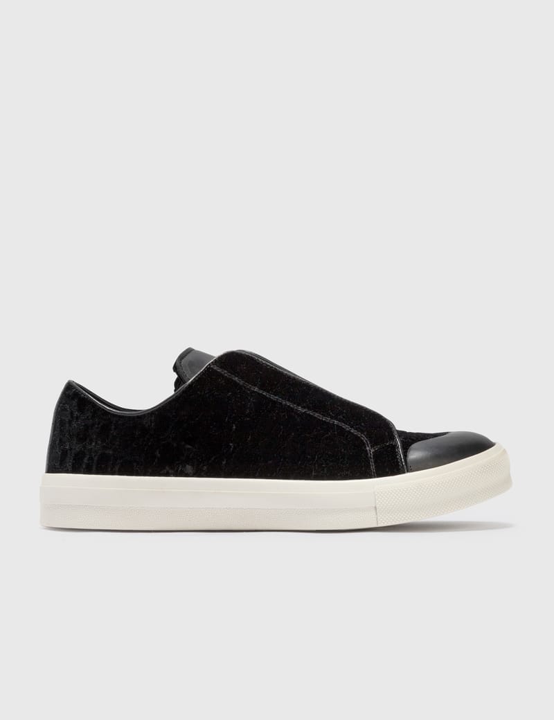 Alexander mcqueen best sale sneakers velvet