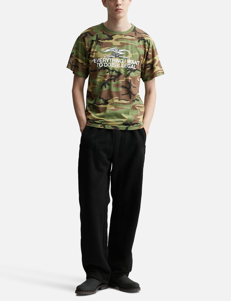 PLEASURES 関税込 ILLEGAL Tシャツ Pleasures - ILLEGAL T-SHIRT | HBX - Globally Curated Fashion