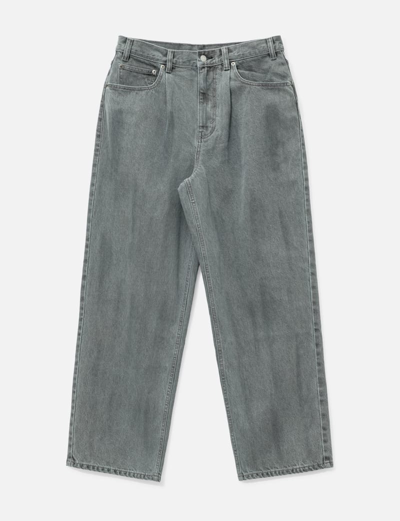 thisisneverthat® Loose Jeans - Stone-washed cotton denim with a