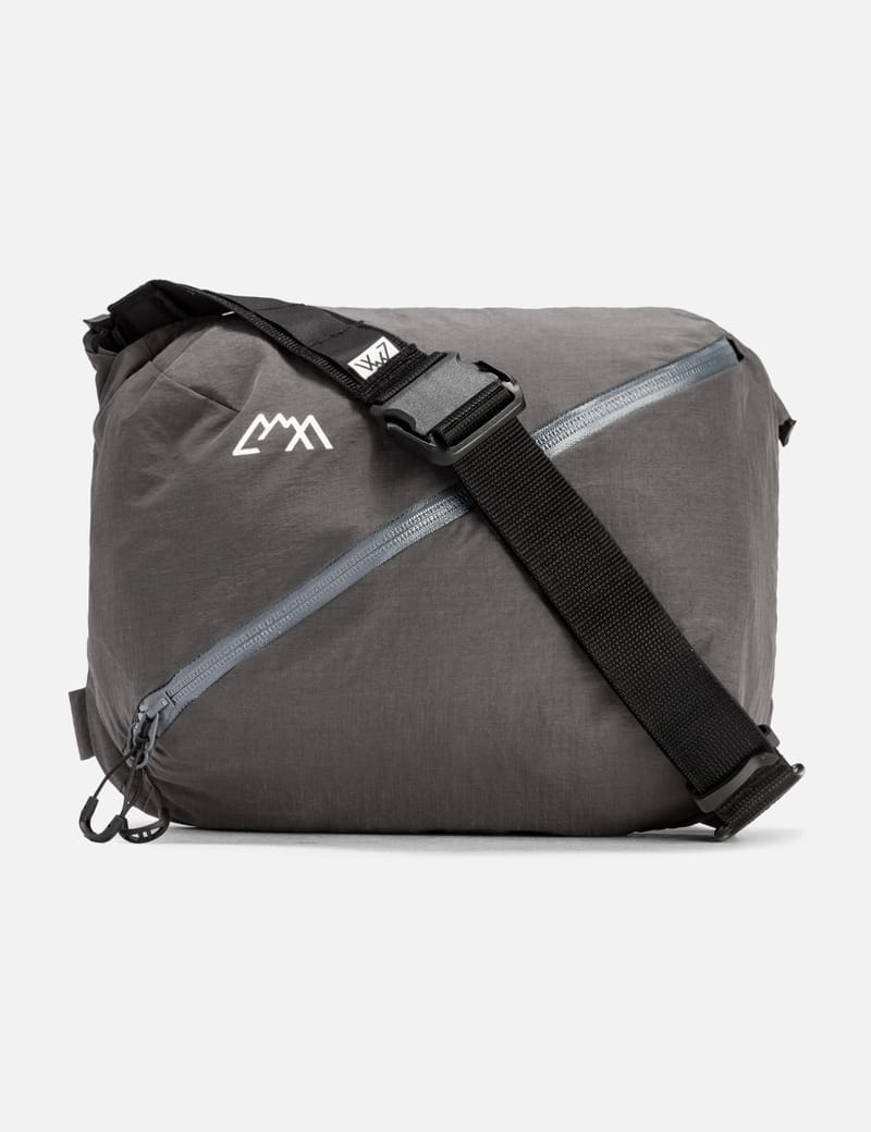 Comfy Outdoor Garment - Big Porch Nylon Bag | HBX - HYPEBEAST 為您