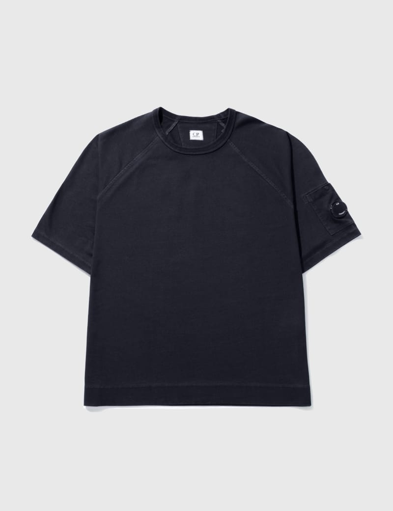 CP COMPANY｜ (20/1 Jersey Boxy Logo Longsleeve T-Shirt ( C.P. Company 20/1 Jersey Boxy Logo T-Shirt - Online hos