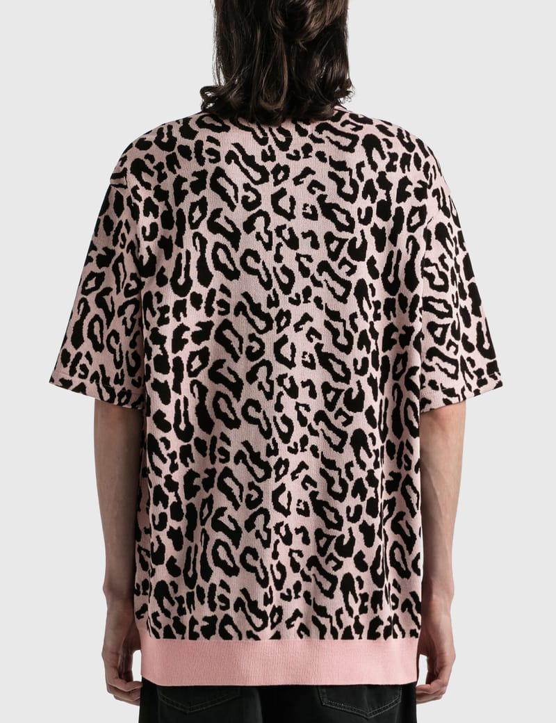 Wacko Maria - Leopard Knit Polo Shirt | HBX - HYPEBEAST 為您搜羅