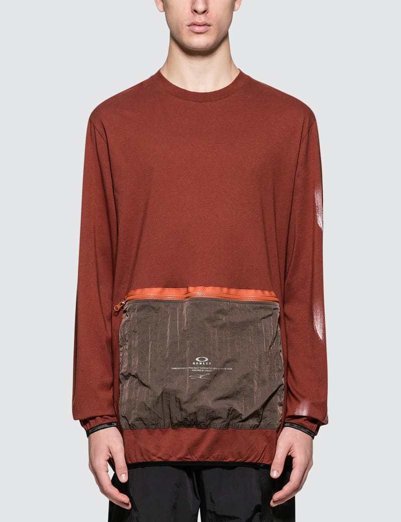 Tシャツ/カットソー(七分/長袖) メンズOakley by Samuel Ross - L/S T-Shirt with Front Zip Pouch | HBX ...