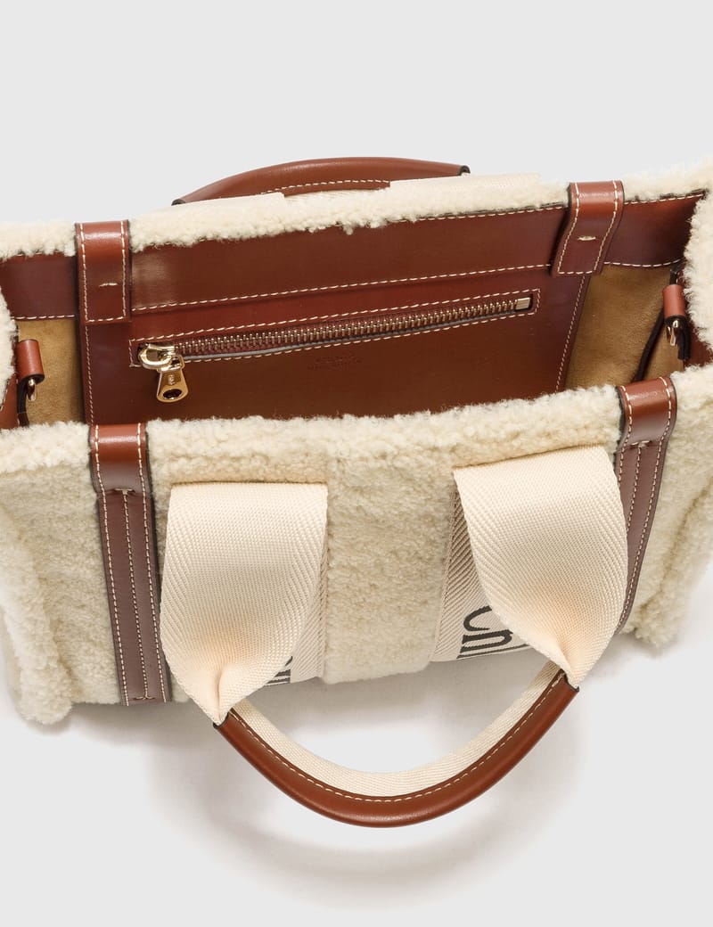 [Chloe] SMALL WOODY TOTE BAG WITH SHOULDER STRAP ★新商品 Chloé Mini Woody Logo Strap Canvas Tote | Nordstrom